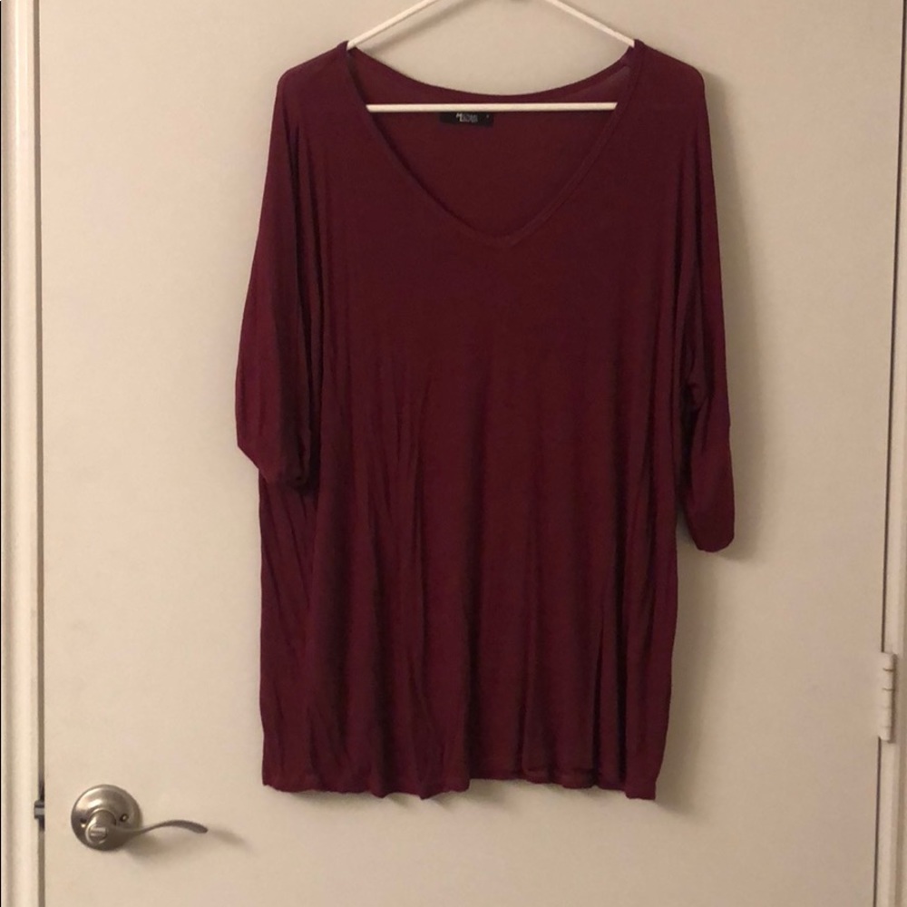 Mid sleeve maroon shirt